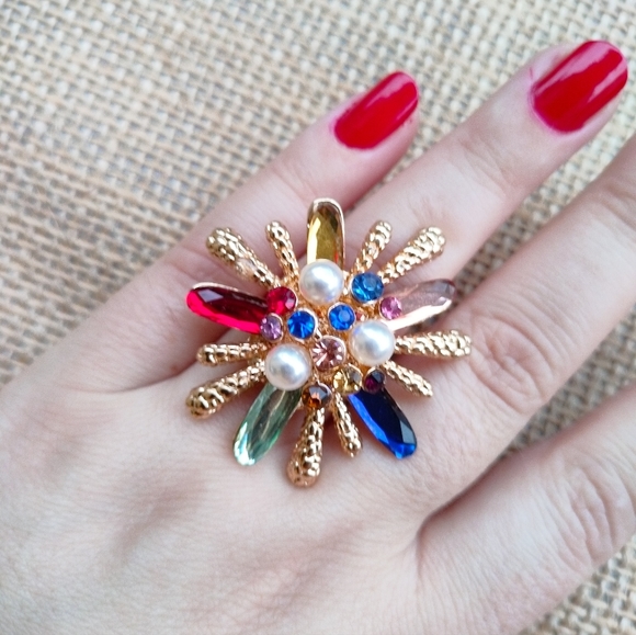 Rainbow Cocktail Daisy Ring - Picture 15 of 17